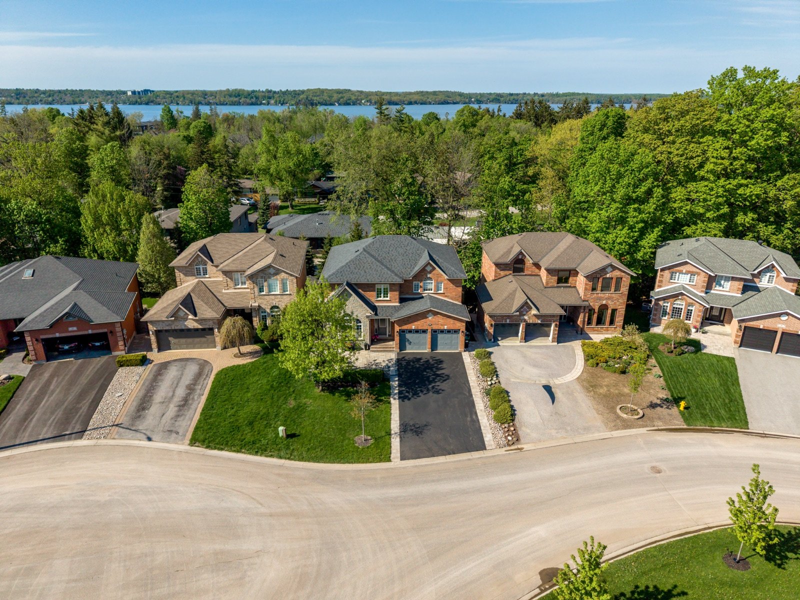 Aerial view of 12 Buman Court on a quiet court in Barrie